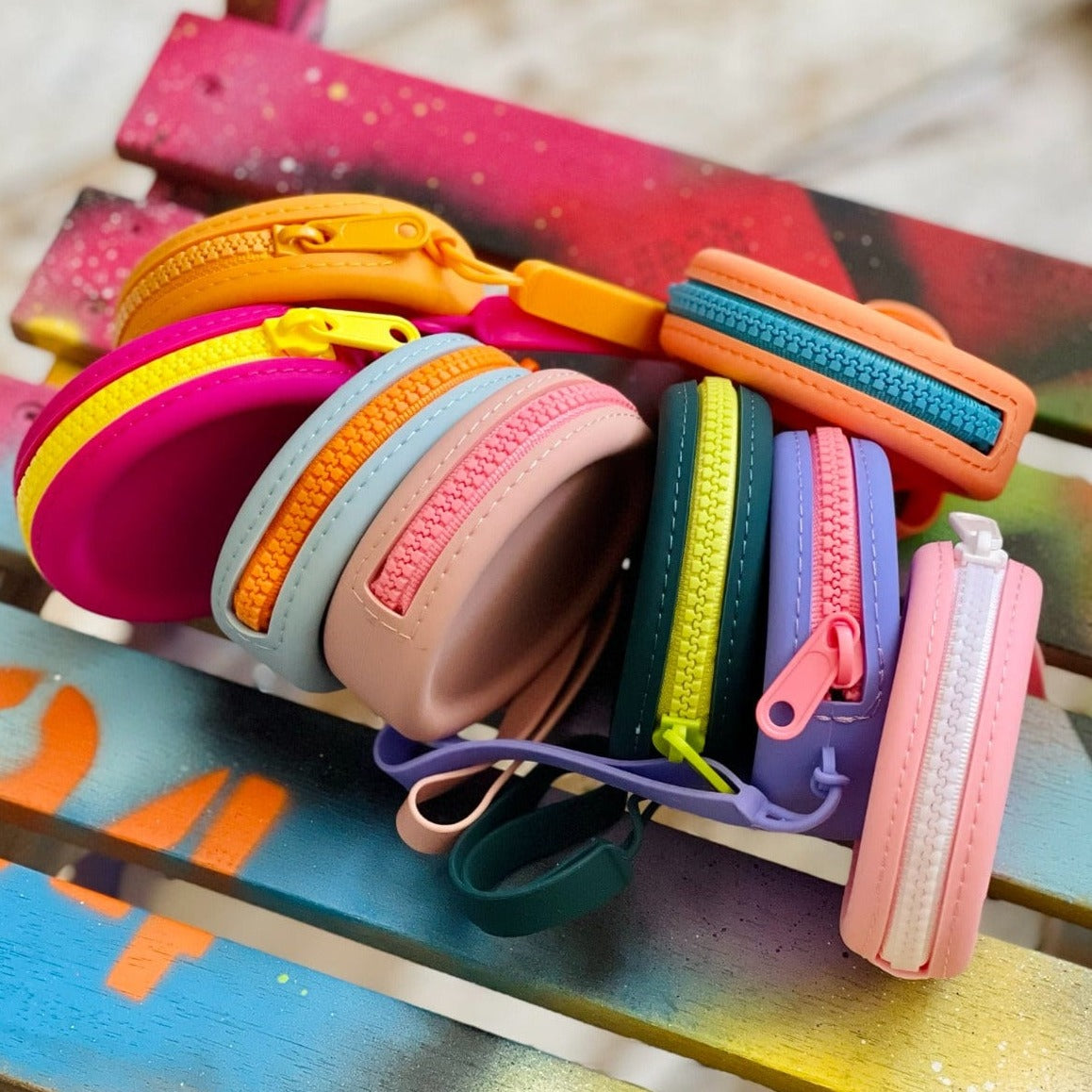 Silicone Stitch Holders With Pouch Knit and Living