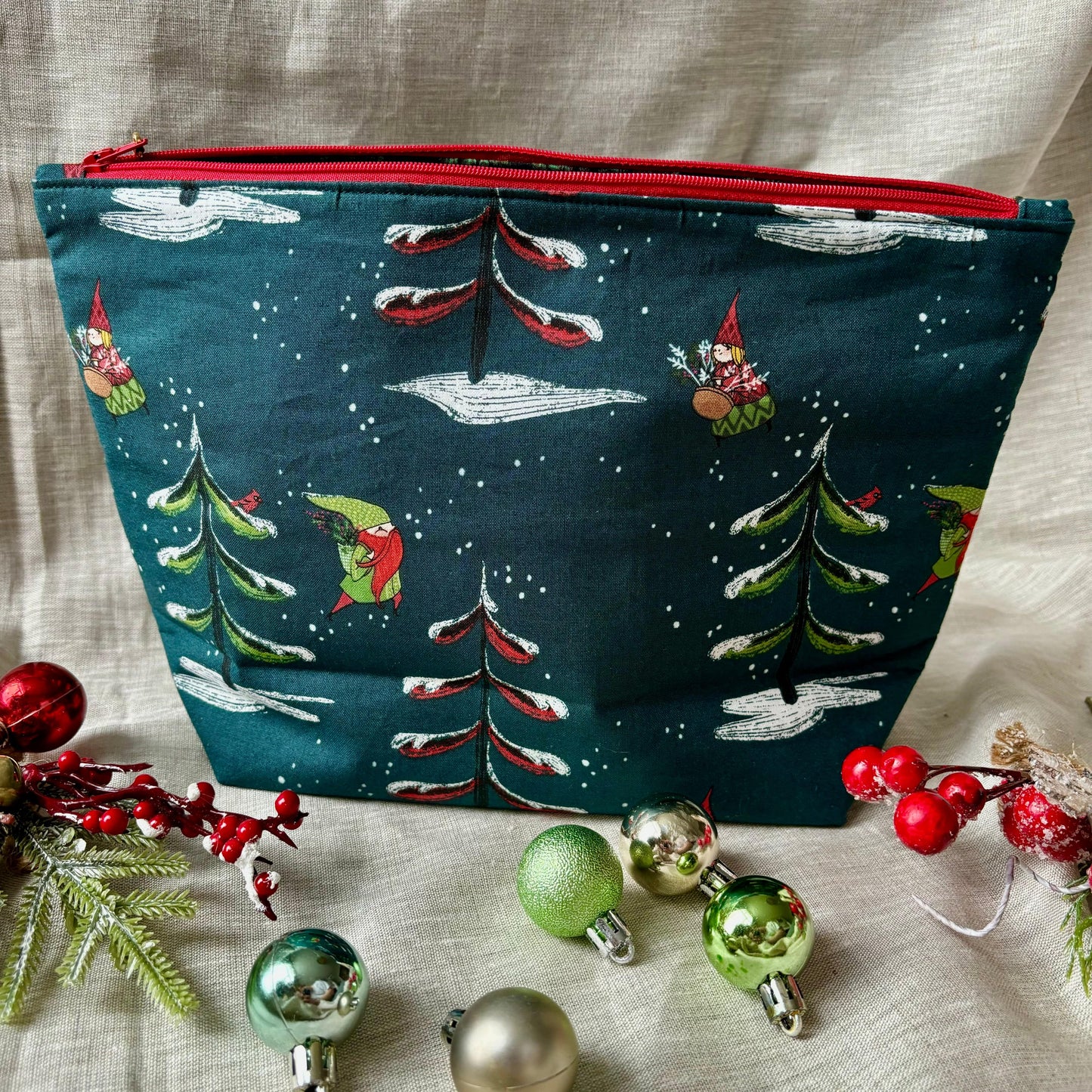 Christmas Peekaboo Project Bag