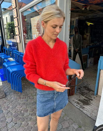 Stockholm Sweater V-Neck by PetiteKnit - Hard copy pattern