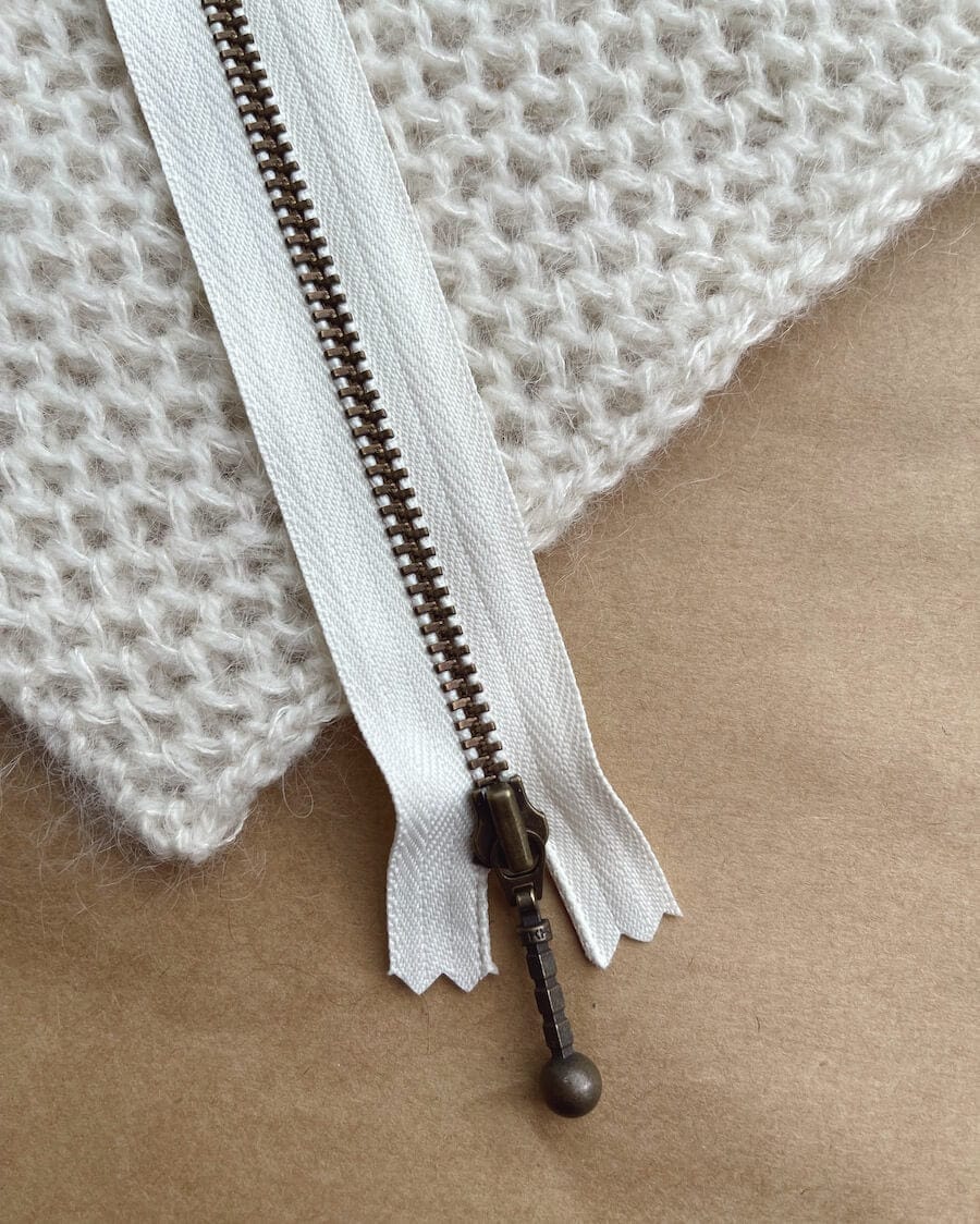 14cm Zipper for Petite Knit Patterns (Small Purse)