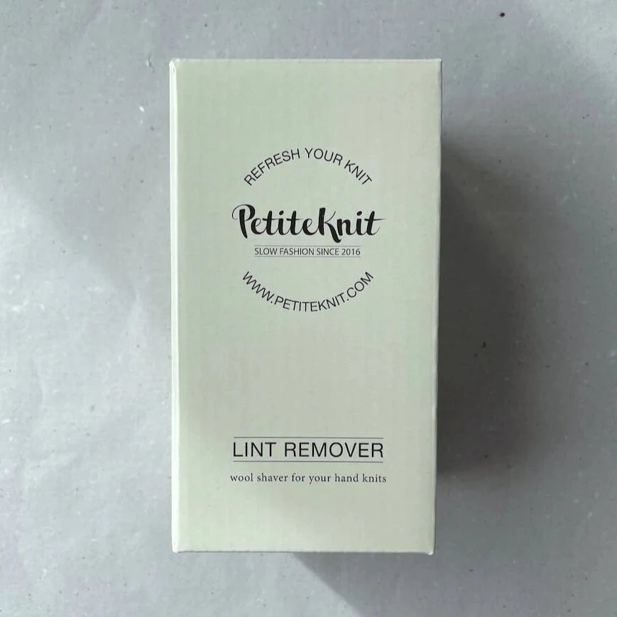 "Refresh Your Knit With PetiteKnit" - Lint Remover