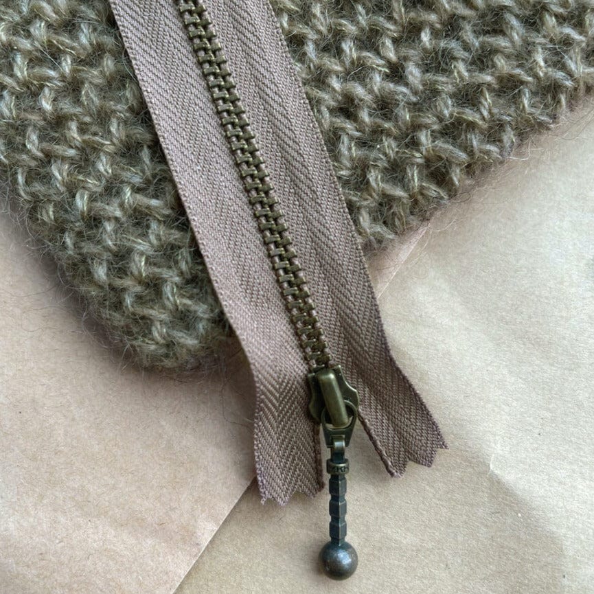 14cm Zipper for Petite Knit Patterns (Small Purse)